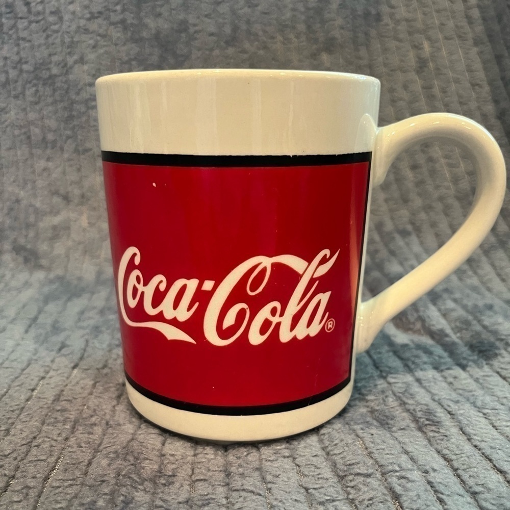 1996 Coca Cola mug by Gibson